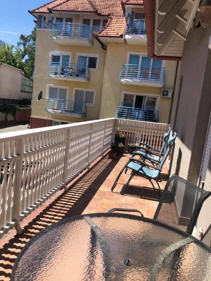Huerkecz Apartmanhaz Хевиз Экстерьер фото