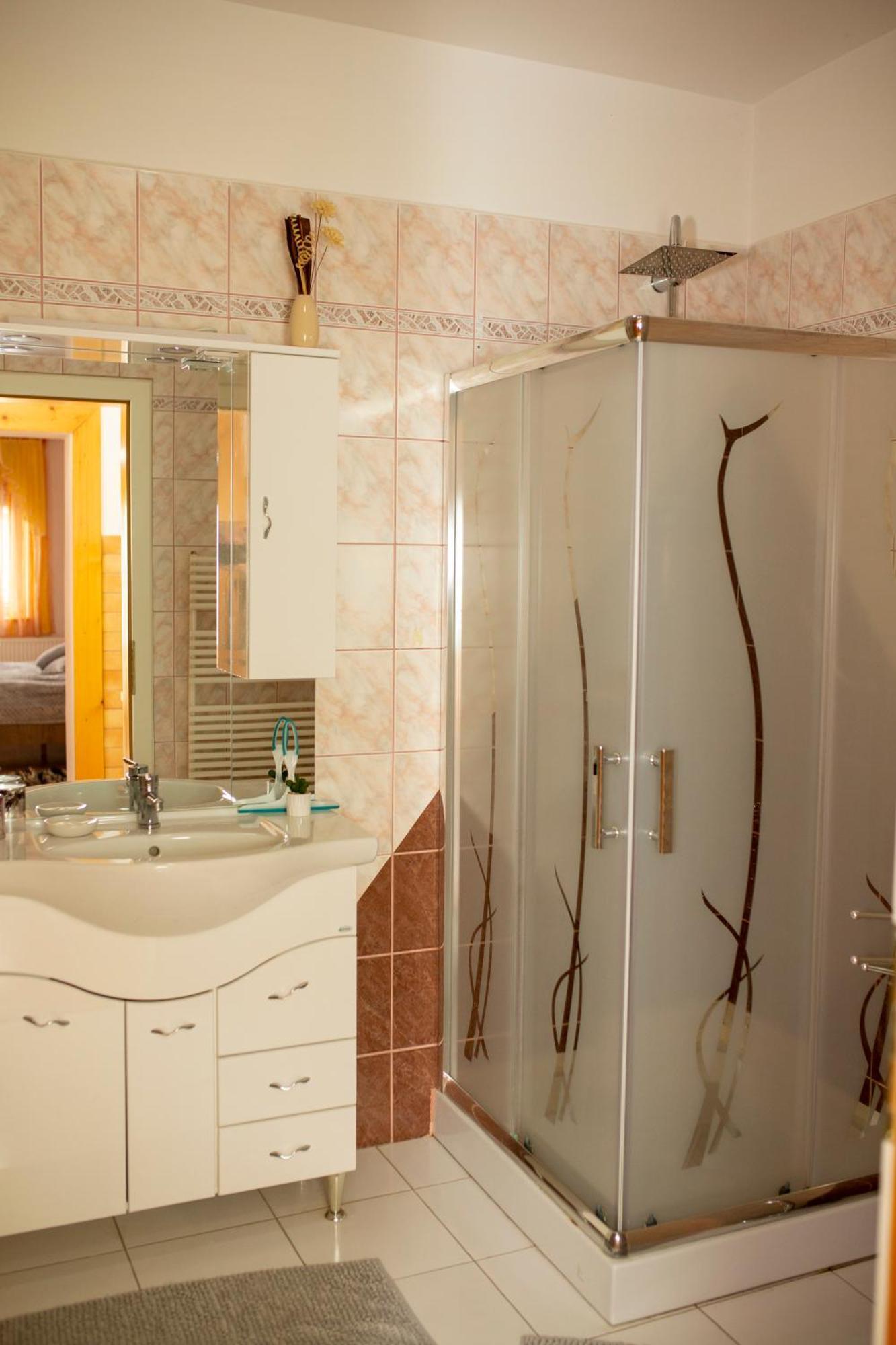 Huerkecz Apartmanhaz Хевиз Экстерьер фото