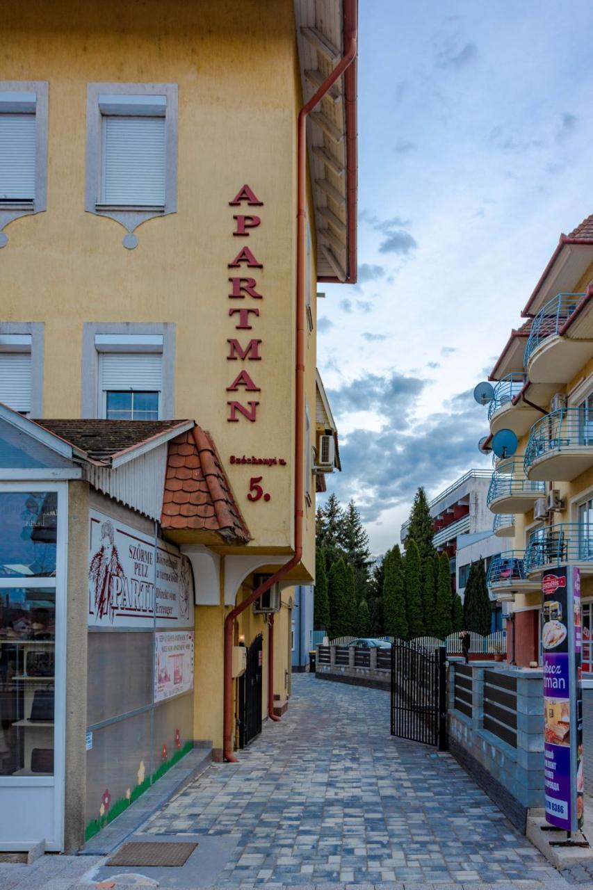 Huerkecz Apartmanhaz Хевиз Экстерьер фото